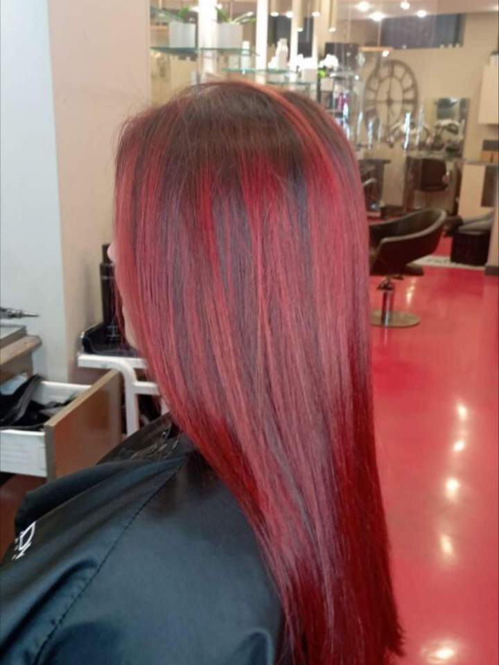 Coloration rouge et cheveux lissés Montpellier