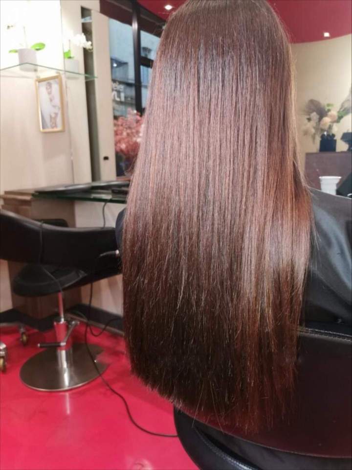Cheveux longs, lisses et brillants Montpellier