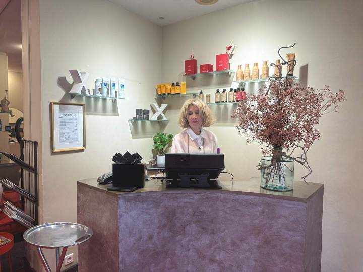 Cheveux blonds longs et lisses Montpellier